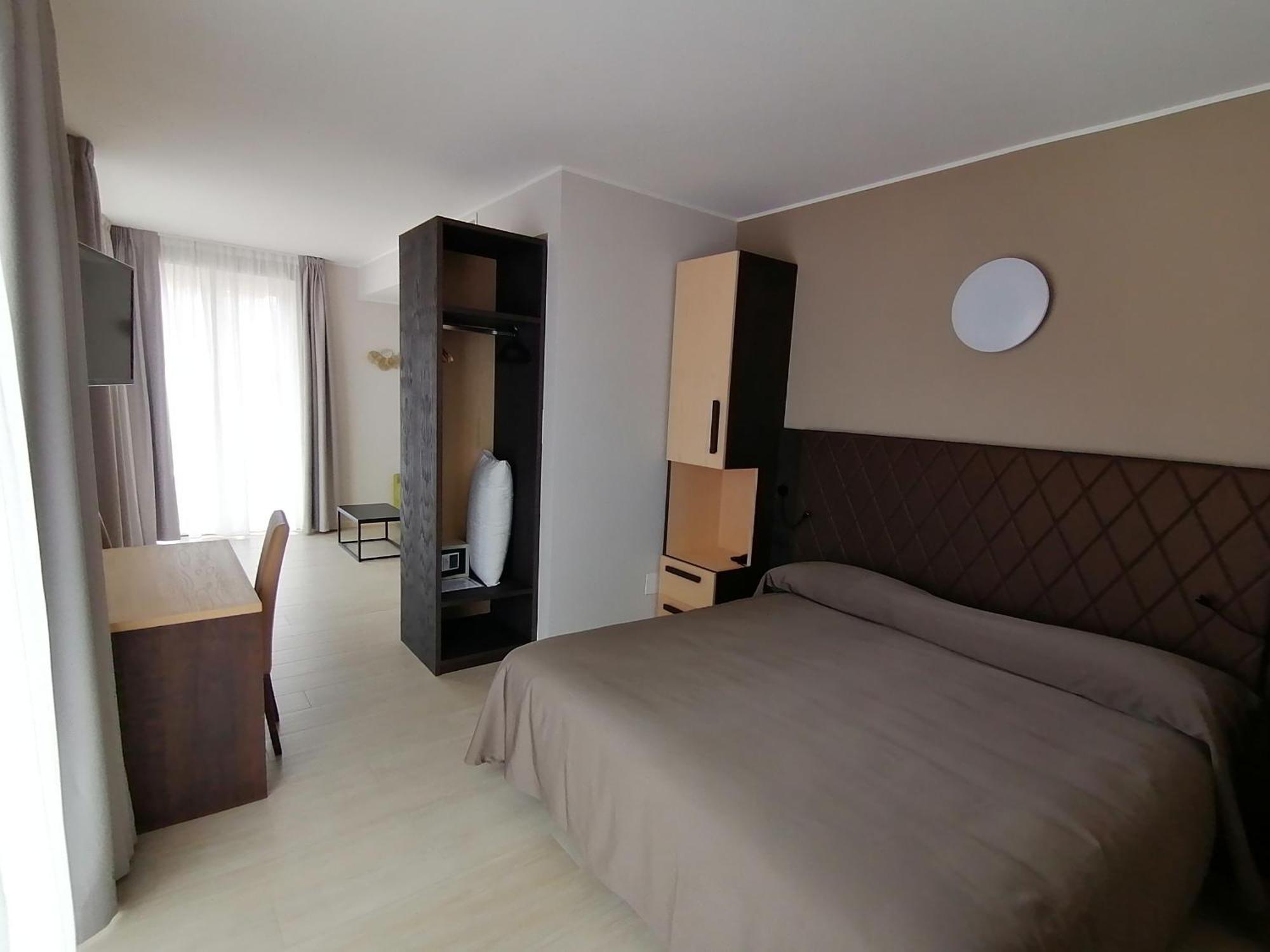 Hotel Boston Stresa Kültér fotó